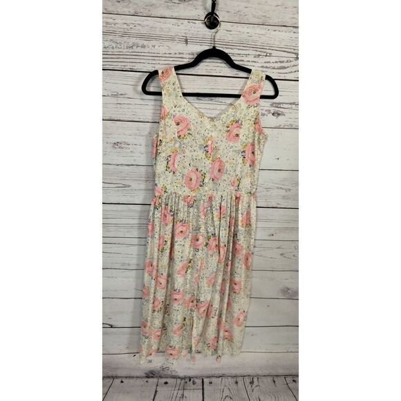 "Dancing" woman's summer dress. - Picture 2 of 7